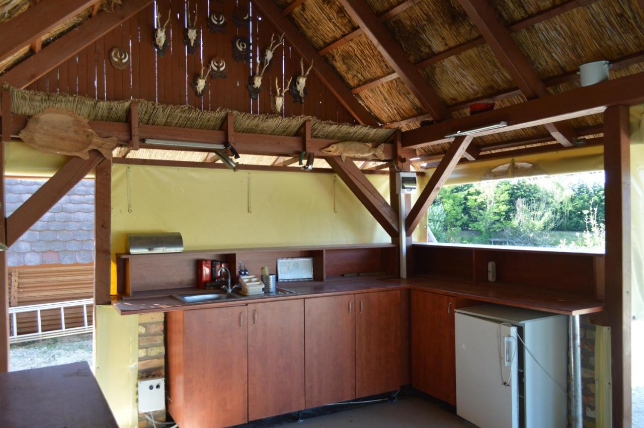 Intertranscoop Lake House Vamosszabadi Екстер'єр фото