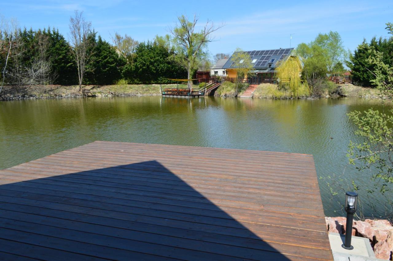 Intertranscoop Lake House Vamosszabadi Екстер'єр фото
